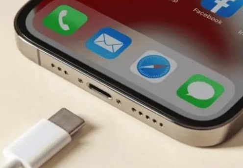 瑞金苹果15维修分享iPhone15改USB-C接口后能和安卓用户互借充电器吗 